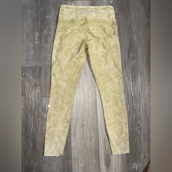 Lululemon Fast and Free High Rise Tight 25" *Ice Dye
Size 6 - Picture 10 of 16